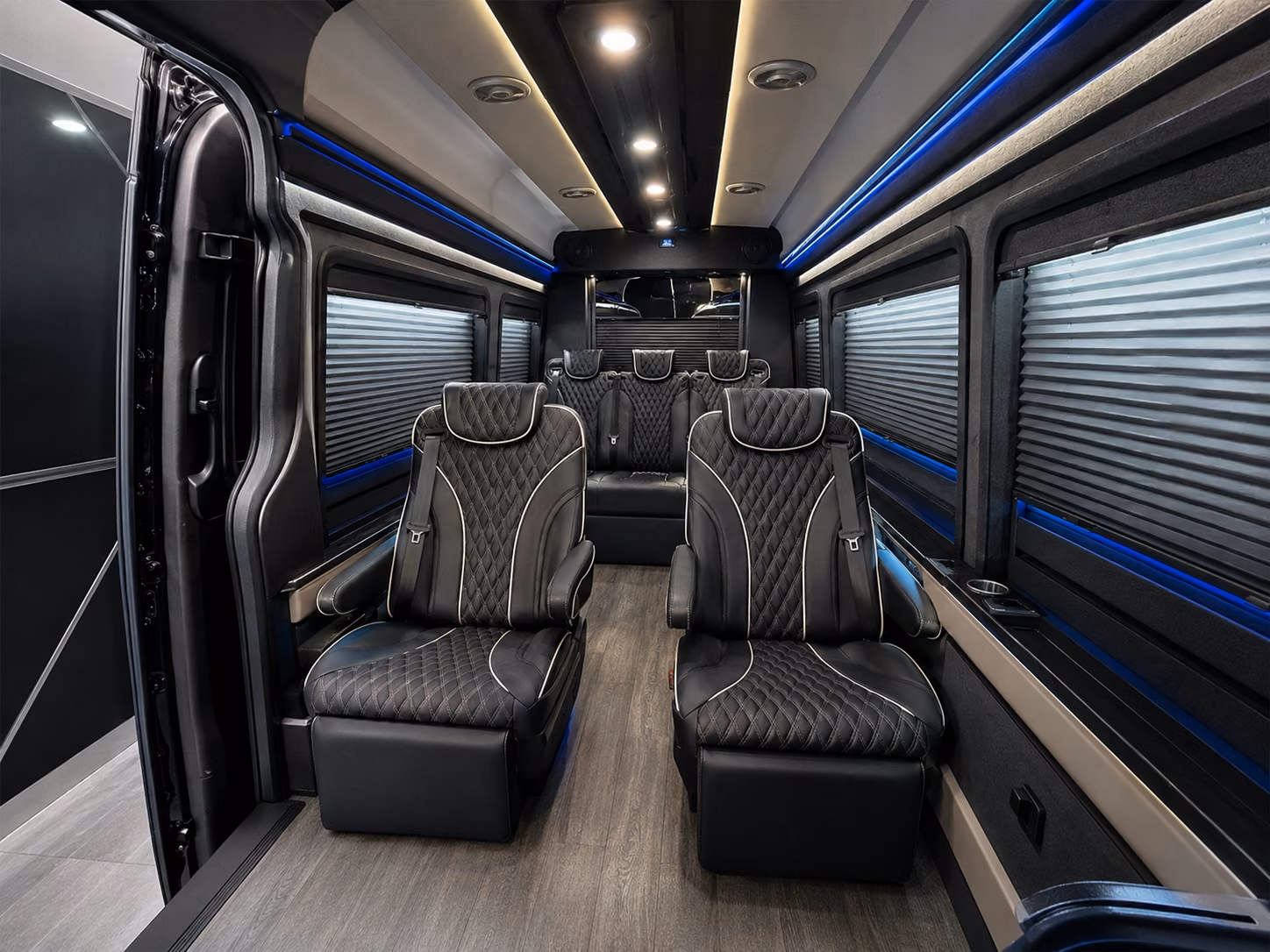 find the perfect transportation for your next airport transfer 5